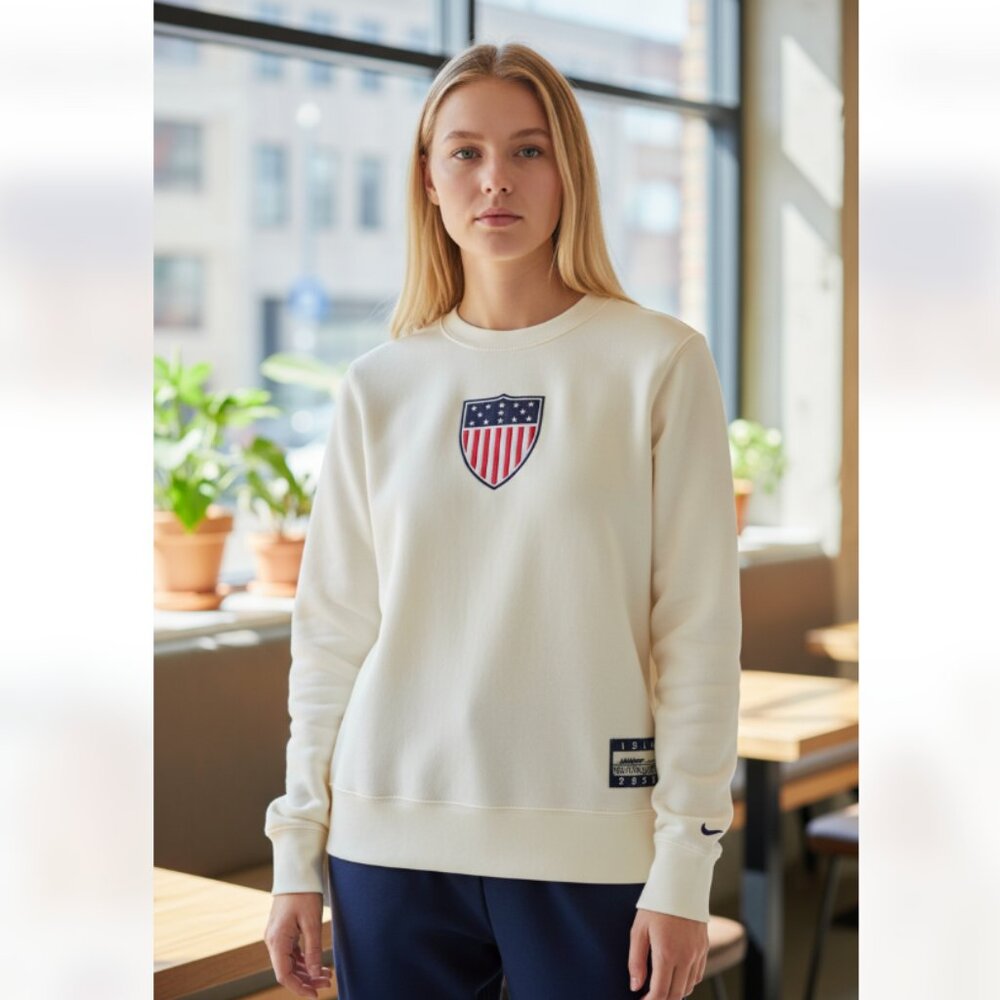 NWT NIKE USA WOMENS PHOENIX CREW SWEATSHIRT White Logo XL